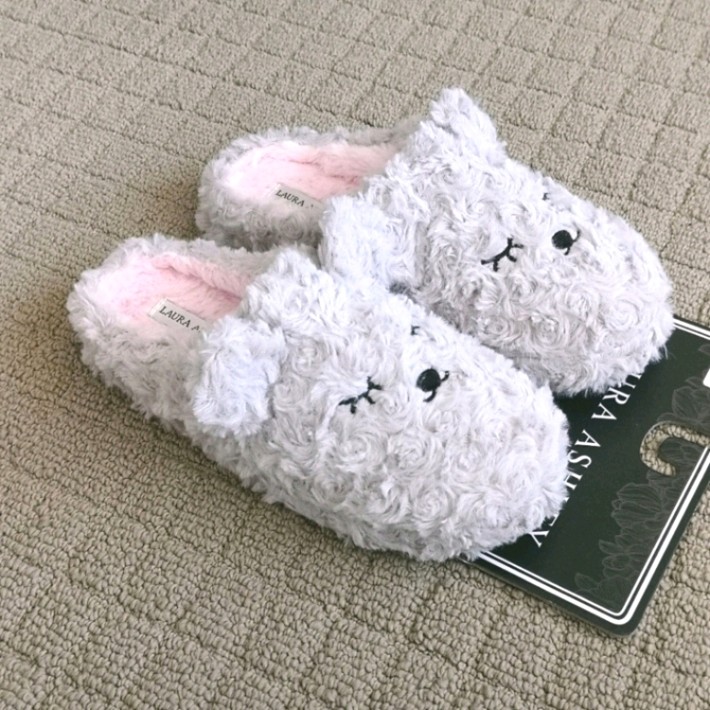 [SOLD] Laura Ashley Slippers